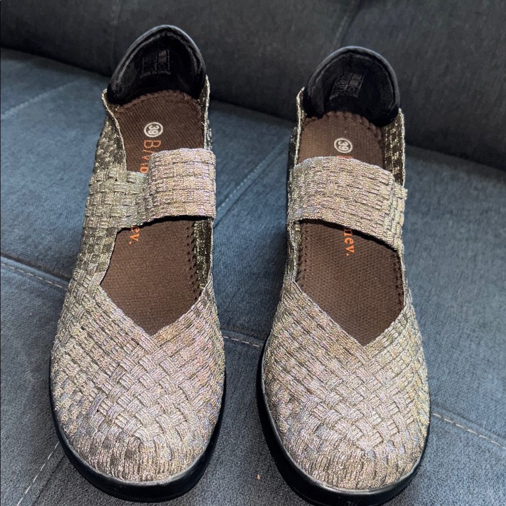 bernie mev. Women's Metallic Woven wedge